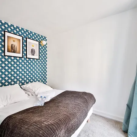 Sweet In Heart Of Between Trains Stations-eurostar -4pers *